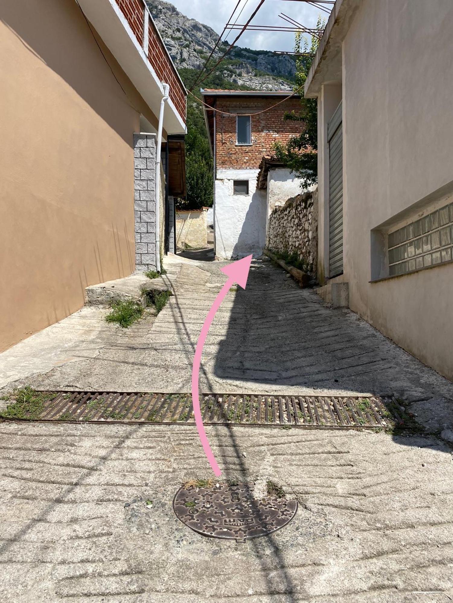 Vila Llulla Krujë Esterno foto